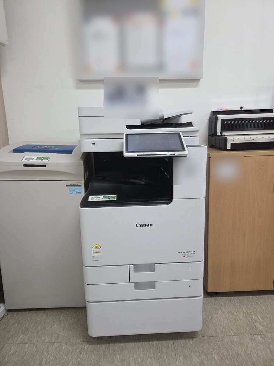청사 사무 공간에 설치된 iR-ADV DX C3935i (공공·행정)