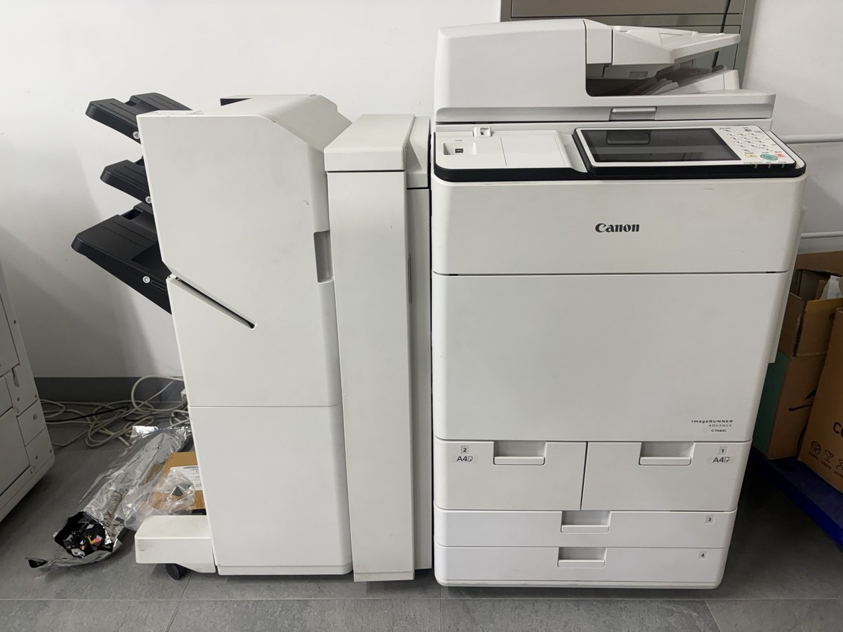출력 작업장에 설치된 iR-ADV C7565i (광고·출력)
