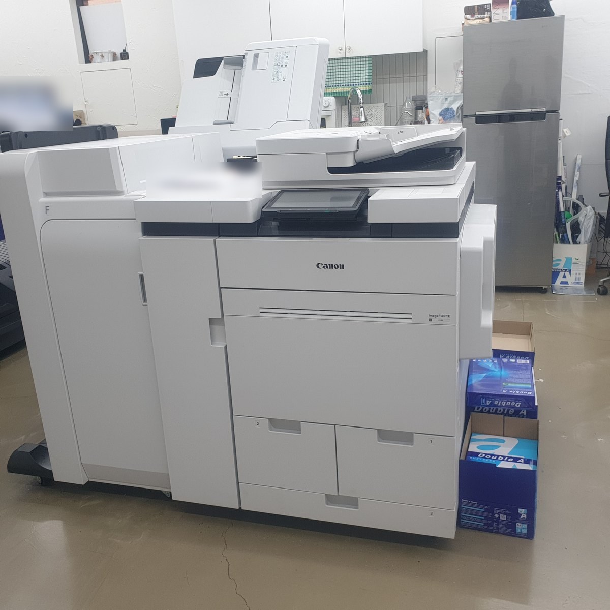 인쇄소에 설치된 imageFORCE 8186 (종합 인쇄)